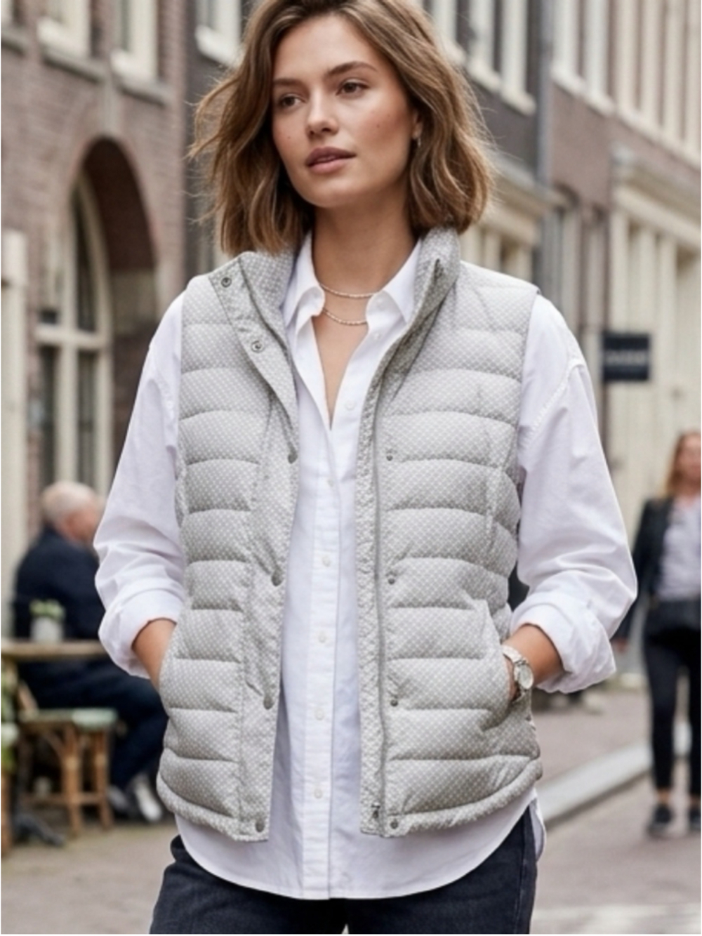 GAP Light Grey White Geometric Quilted Puffer Vest woman's M Snap Zip Up 1773